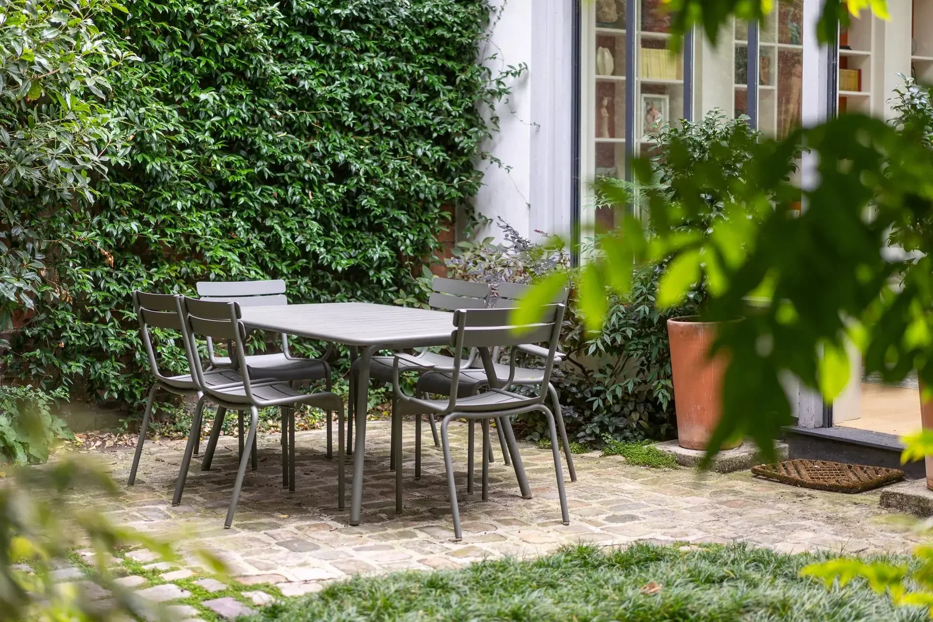 Picture of property: Elegance, privacy and timeless charm in one of Paris’s most coveted addresses. 18