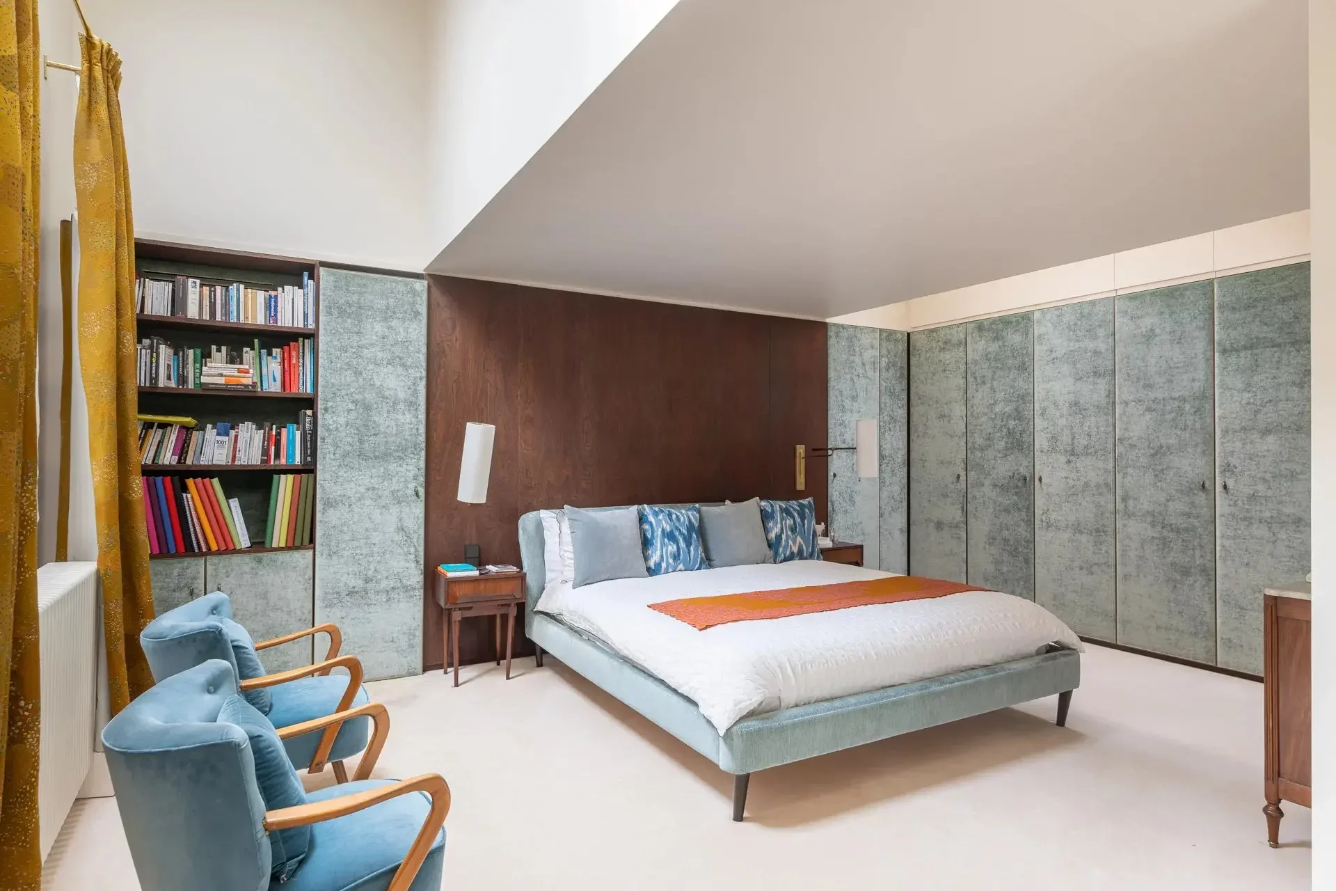 Picture of property: Elegance, privacy and timeless charm in one of Paris’s most coveted addresses. 10