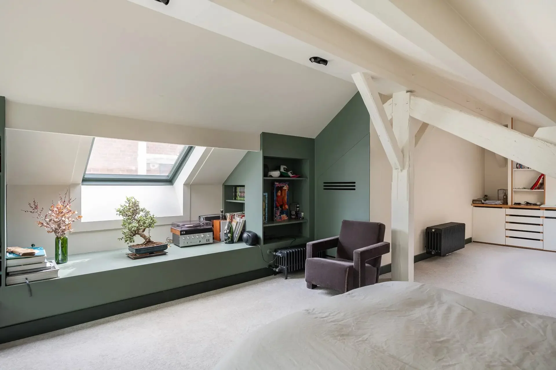 Picture of property: Elegance, privacy and timeless charm in one of Paris’s most coveted addresses. 11