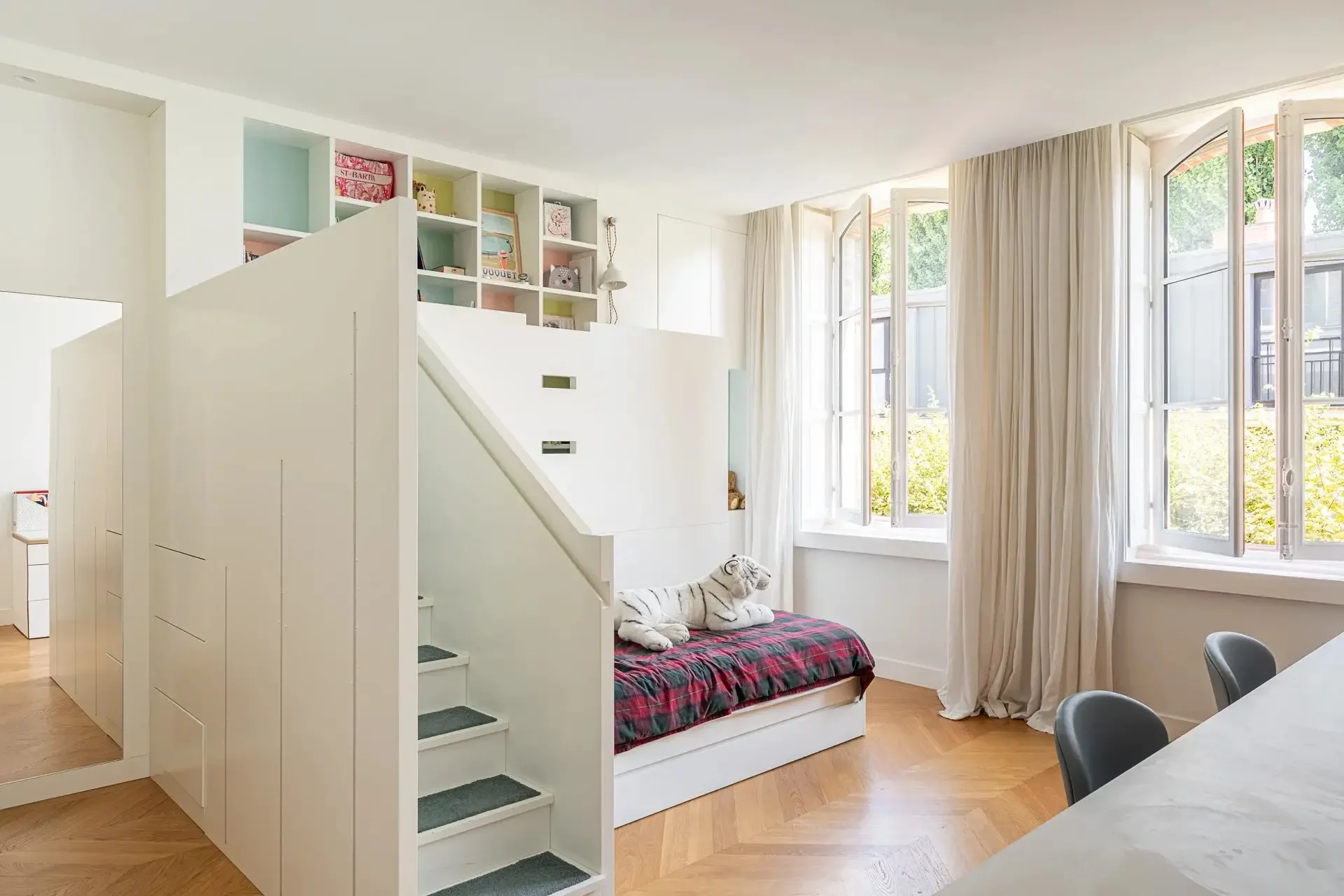 Picture of property: Contemporary private mansion 15