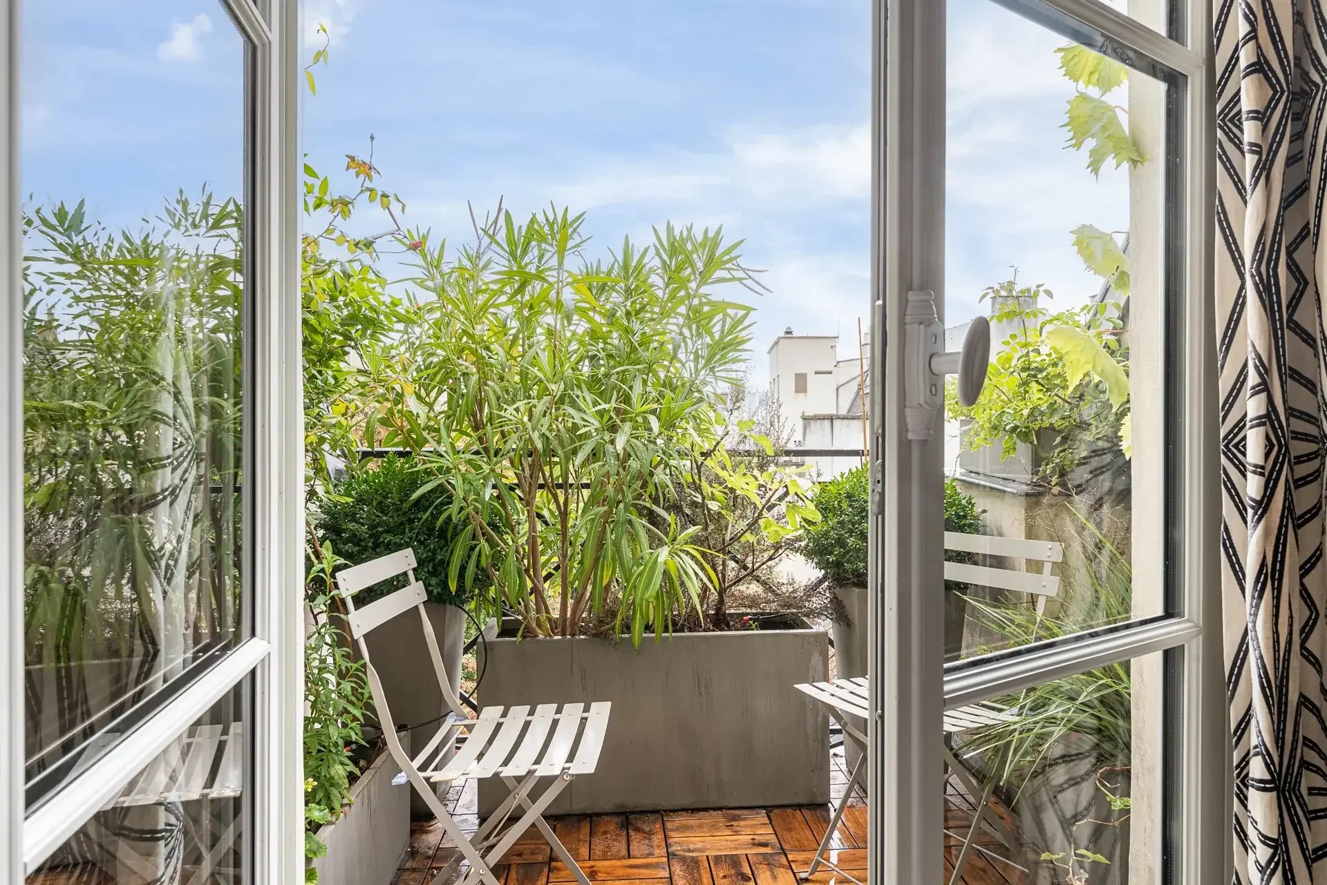 Charming Duplex with Balconies in the Upper Floors of a Remarkable Heritage Building