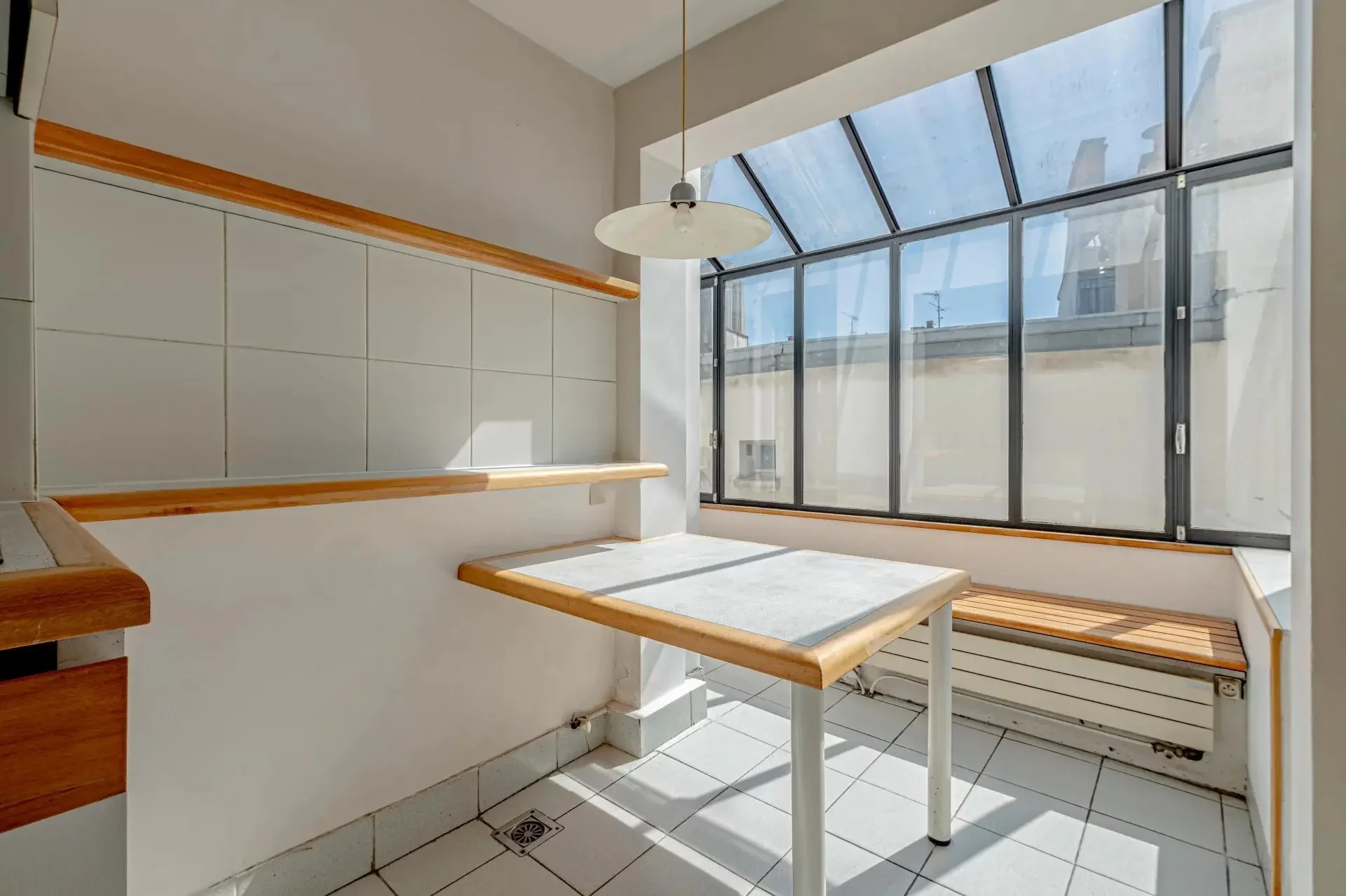 Image du bien : Saint Germain des près, le charme d'un appartement classique parisien 8