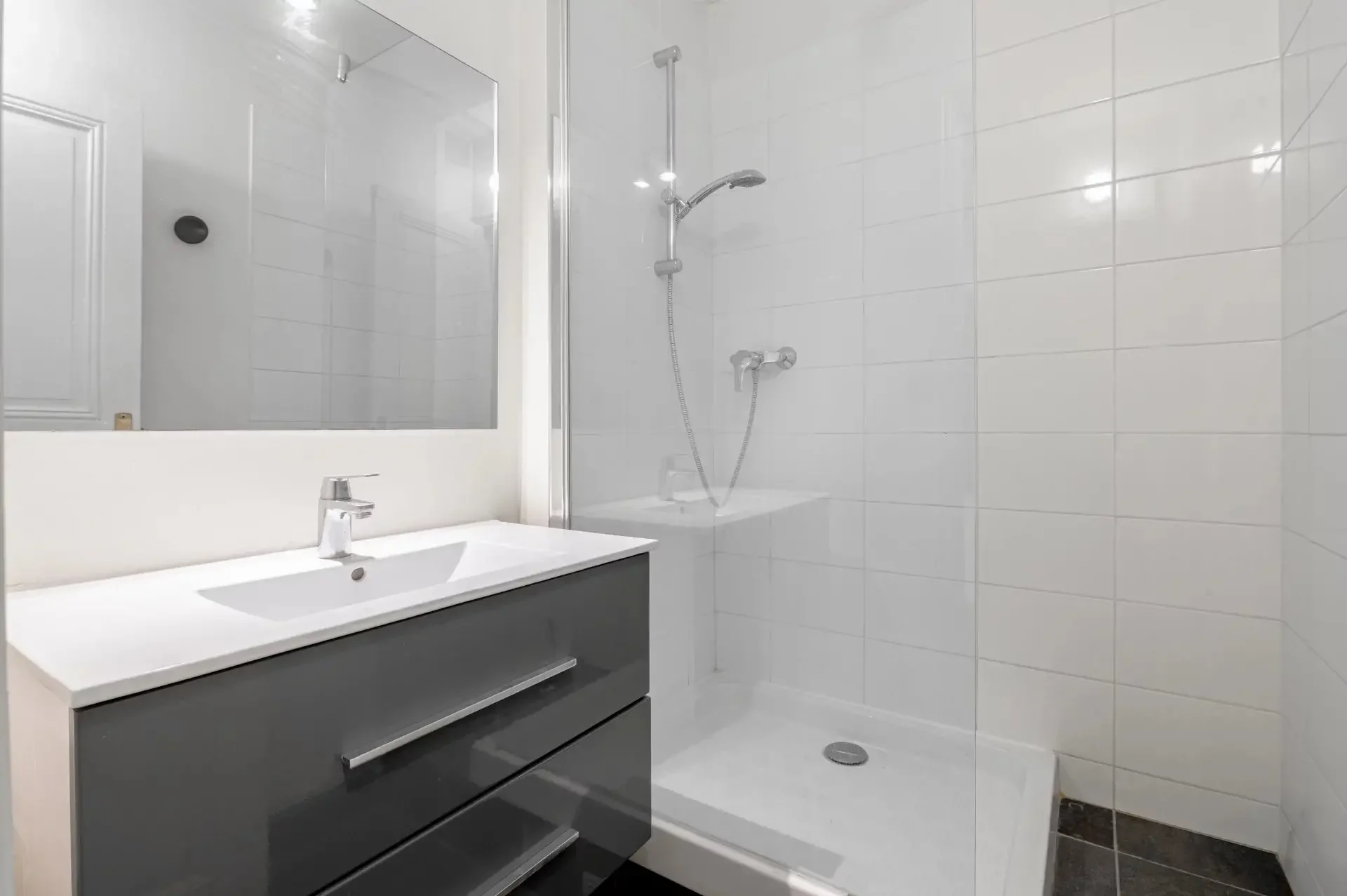 Image du bien : Saint Germain des près, le charme d'un appartement classique parisien 11