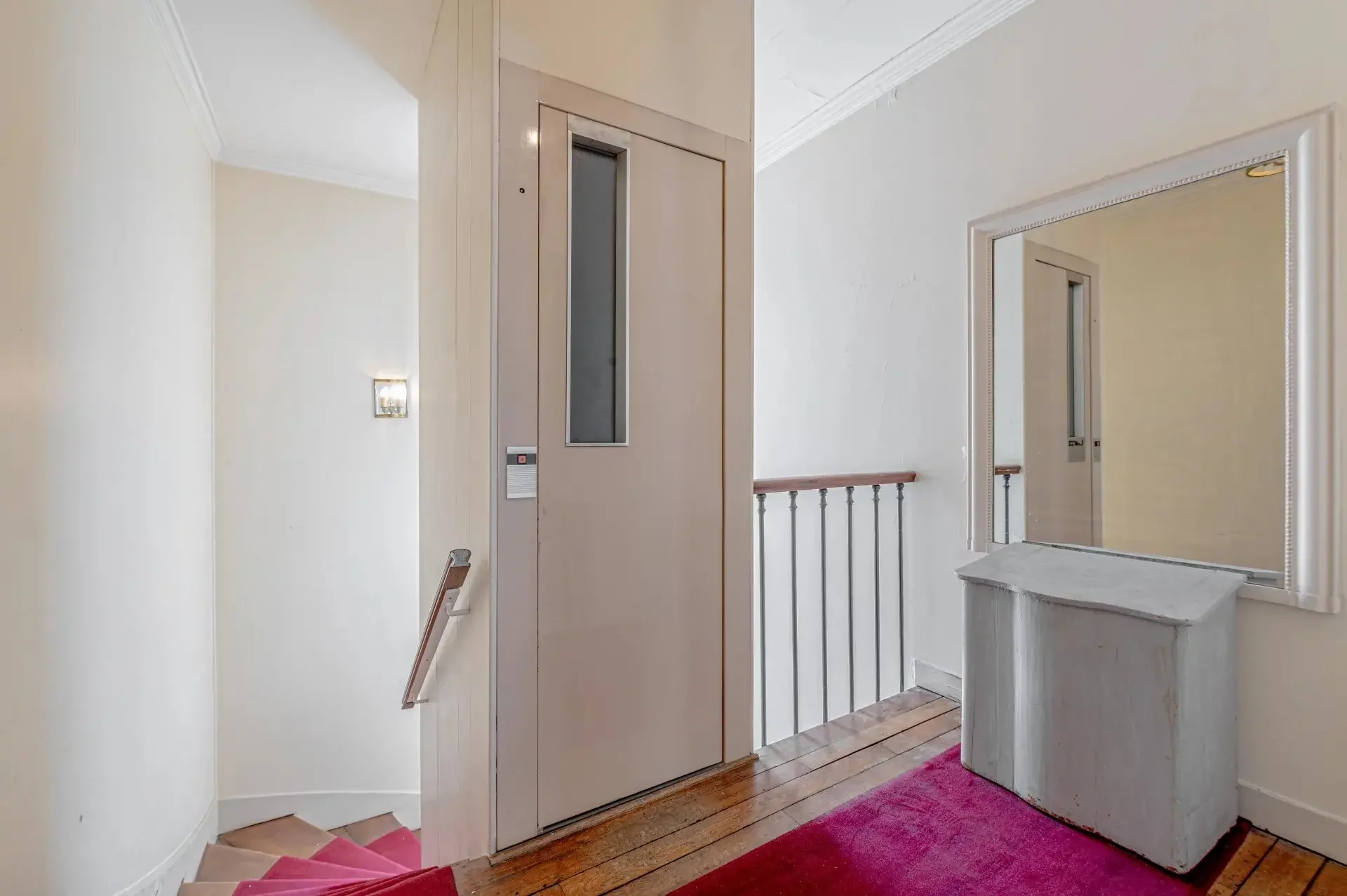 Image du bien : Saint Germain des près, le charme d'un appartement classique parisien 14