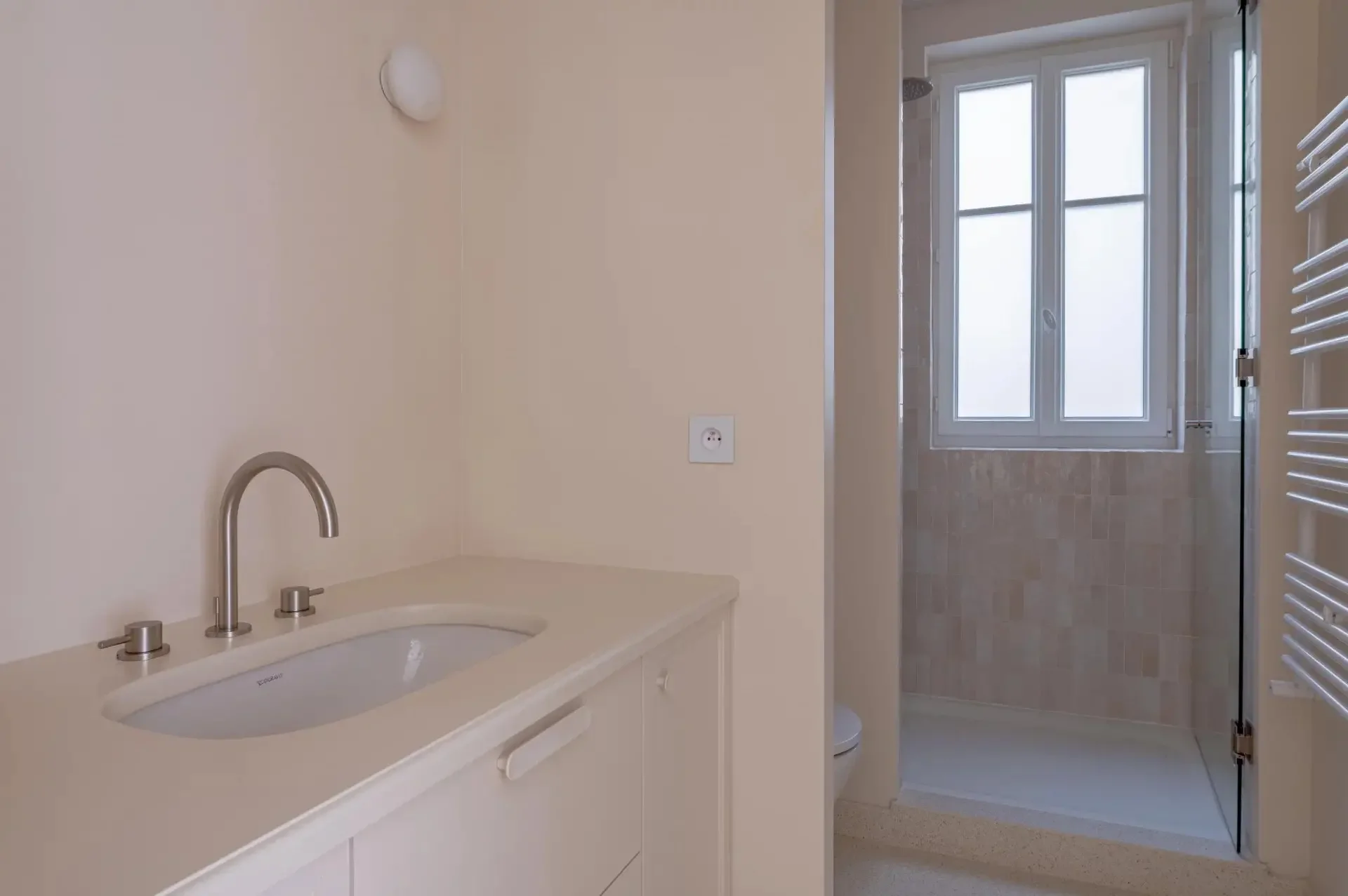 Picture of property: Apartment renovated throughout - Panthéon 12