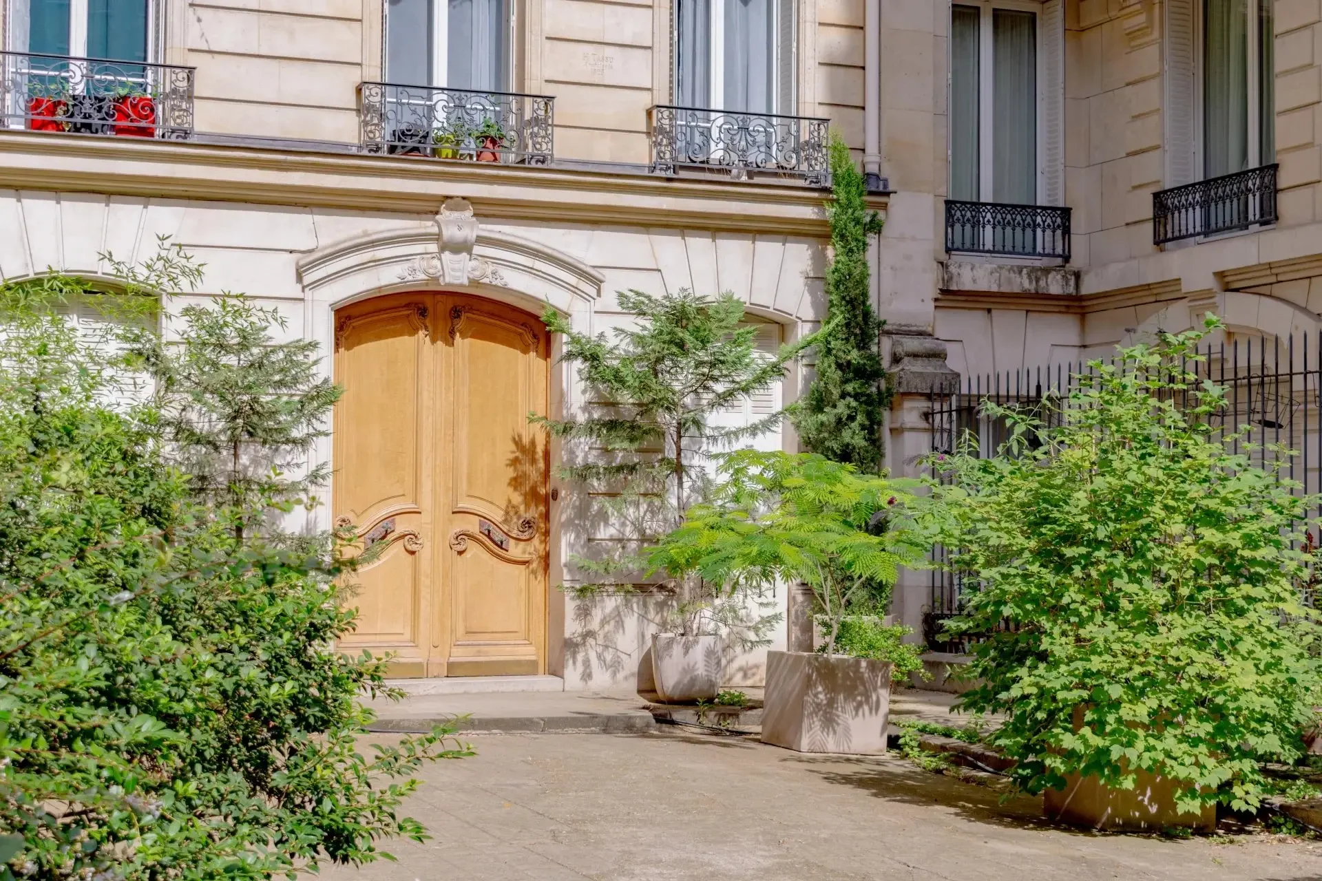 Picture of property: Apartment renovated throughout - Panthéon 20