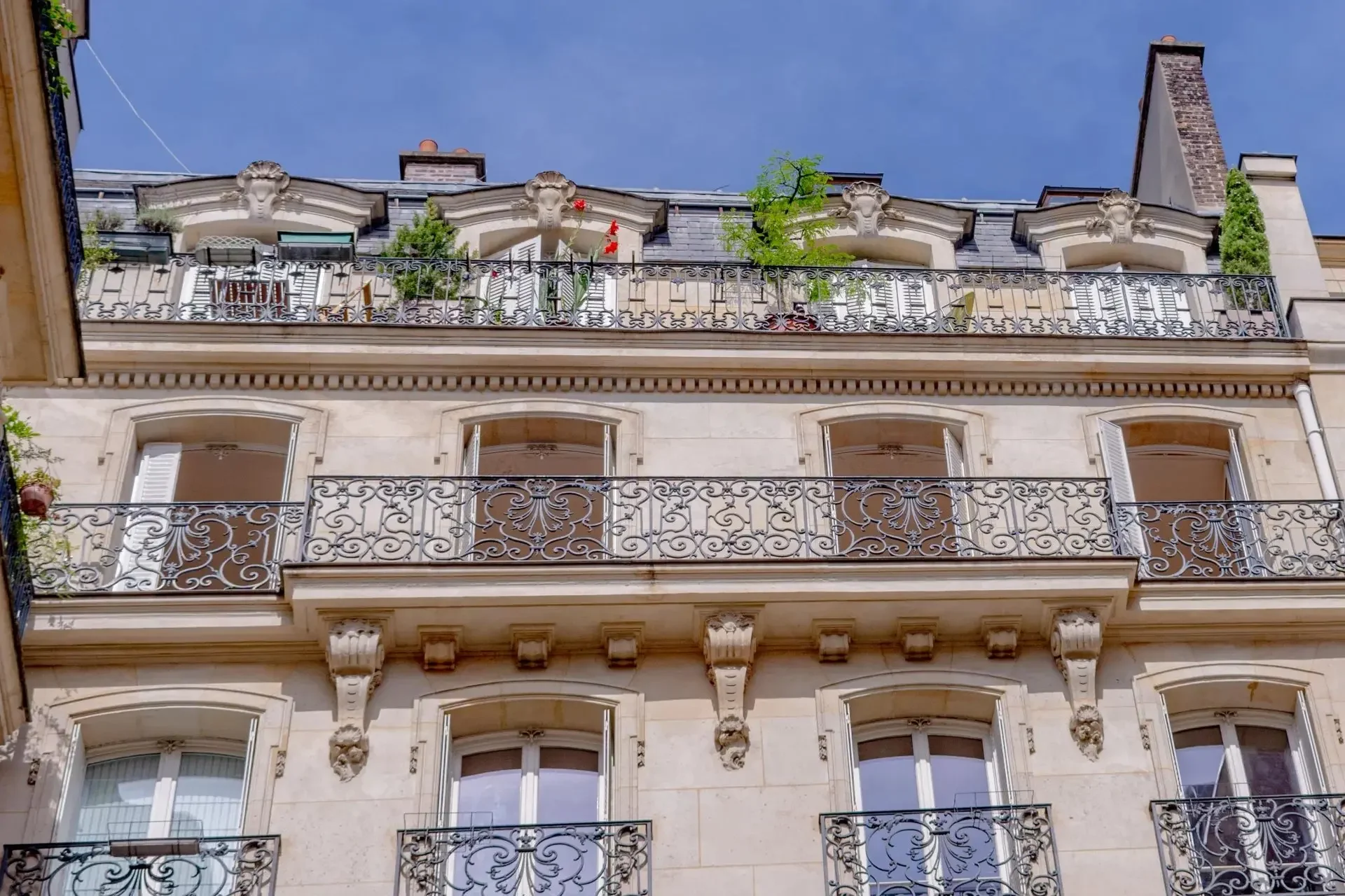 Picture of property: Apartment renovated throughout - Panthéon 21