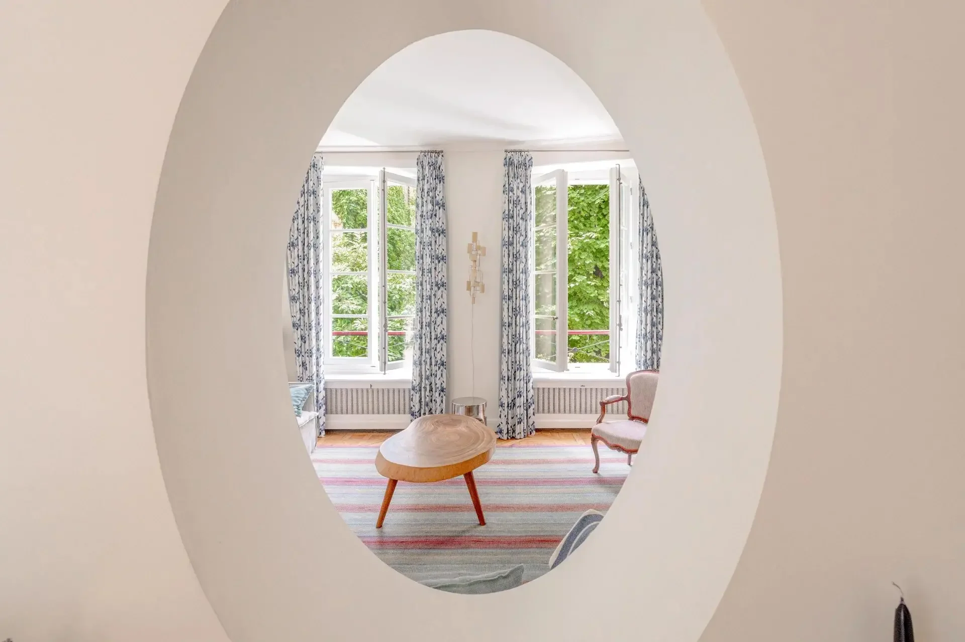 Picture of property: Rue de Verneuil - Apartment overlooking gardens 19