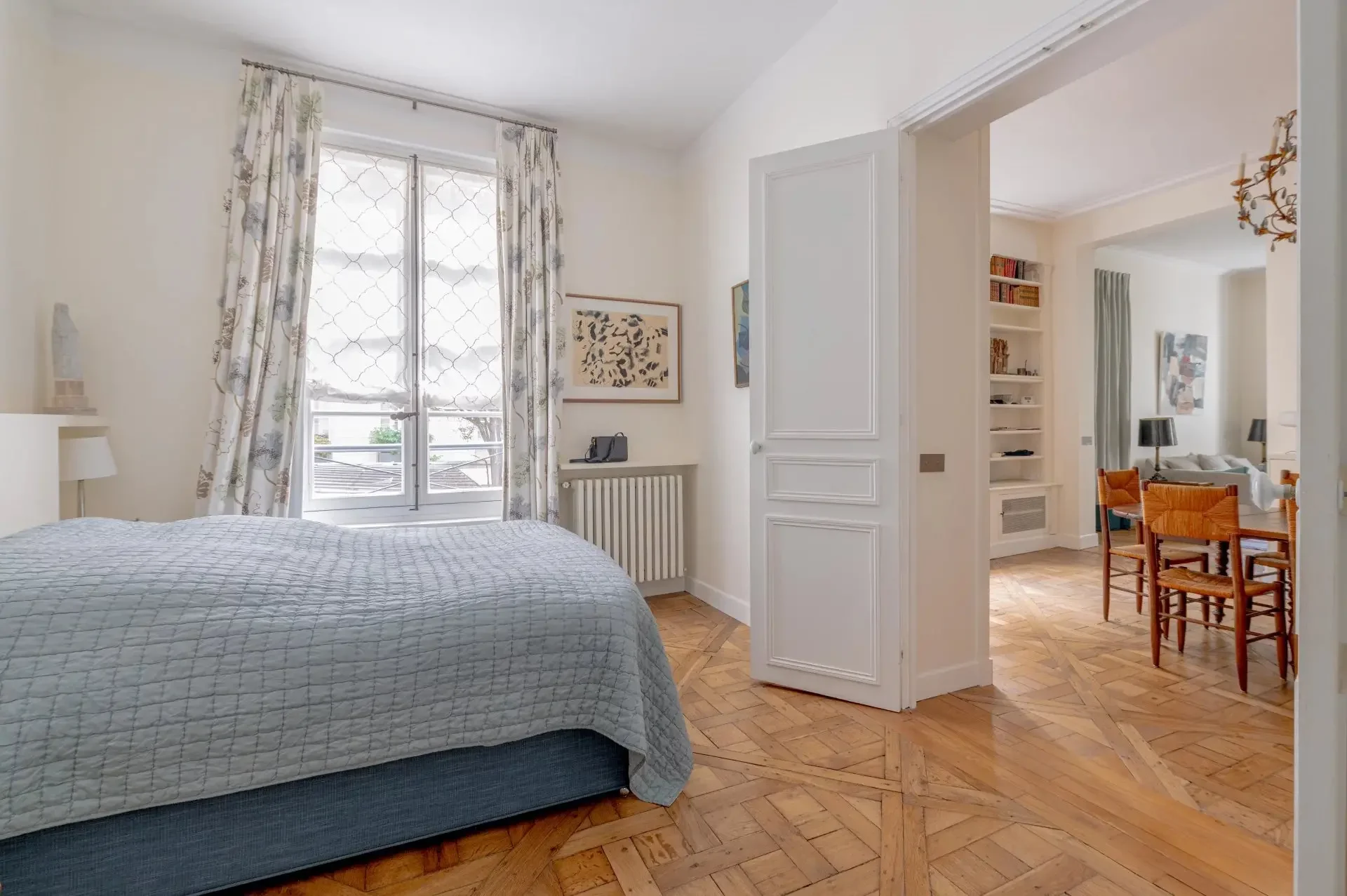 Picture of property: Rue de Verneuil - Apartment overlooking gardens 24