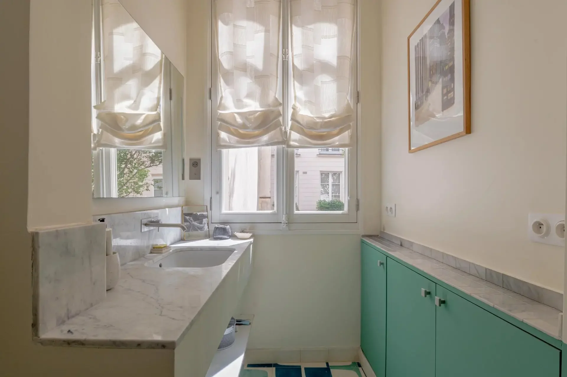 Picture of property: Rue de Verneuil - Apartment overlooking gardens 27