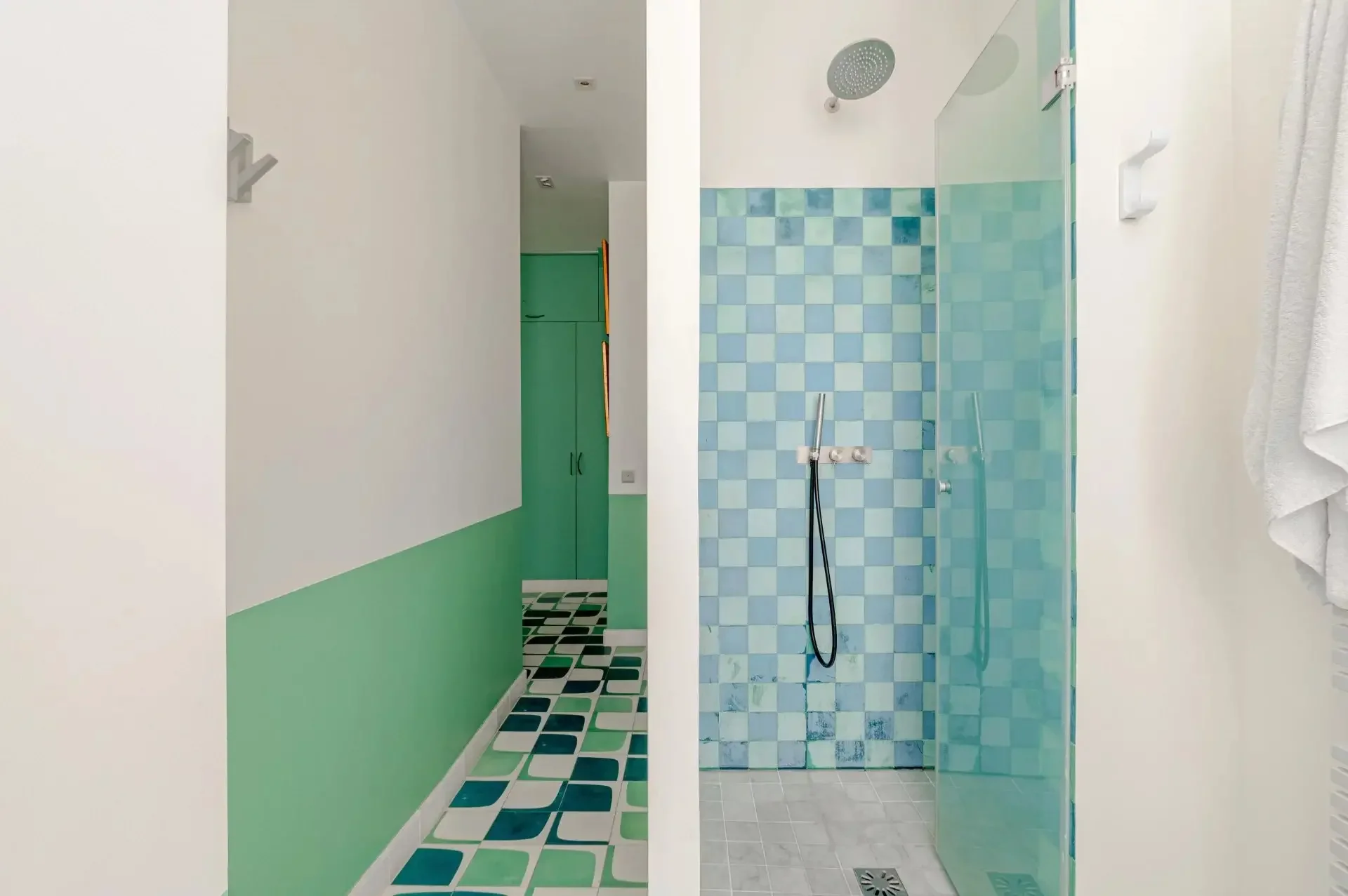 Picture of property: Rue de Verneuil - Apartment overlooking gardens 28
