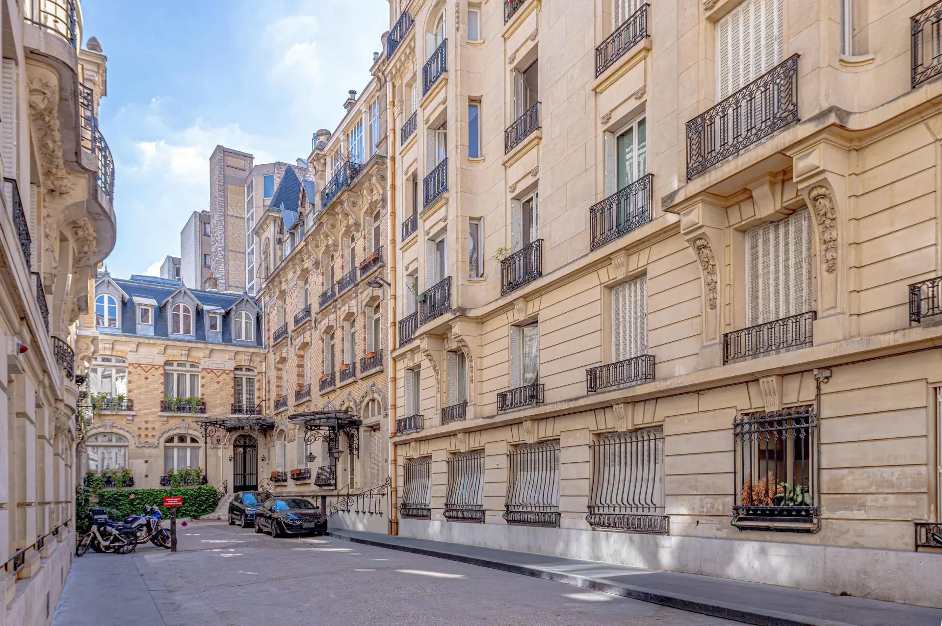Appartement 4 pièces 82 m² · à Paris · 82,1 m² · 1 295 000 €