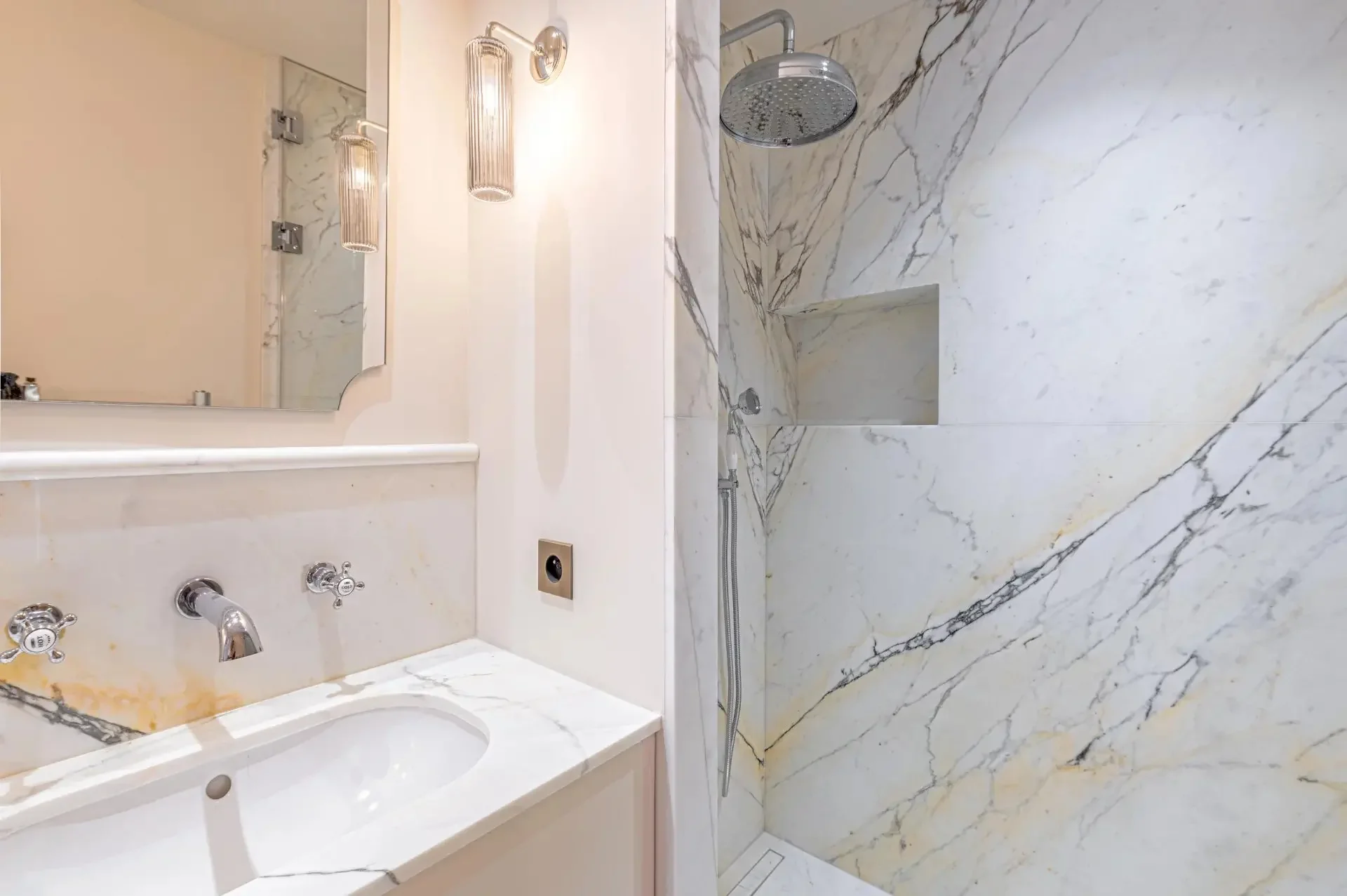 Picture of property: Premium pied-à-terre 16