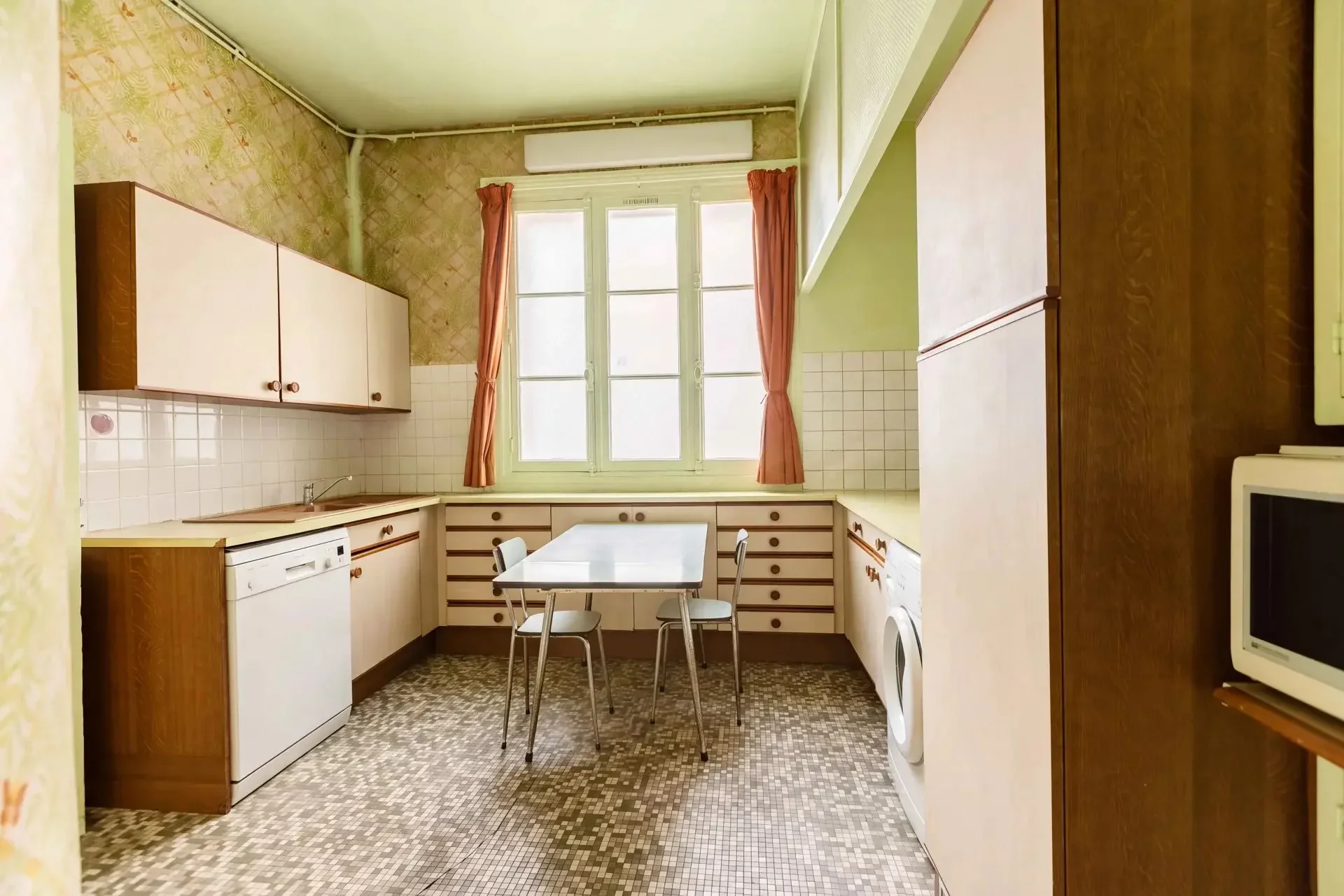 Image du bien : Une adresse de qualité réunissant volumes, caractère et confort familial 6