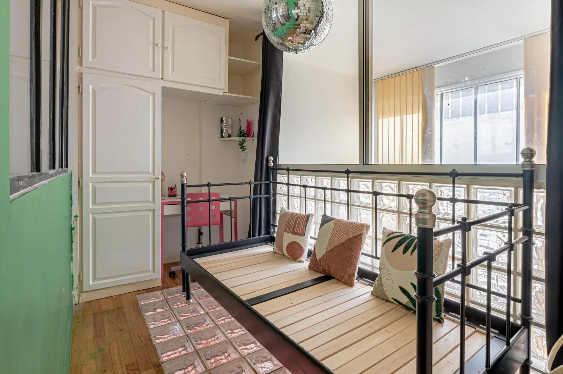 Picture of property: Artist’s studio to renovate 7