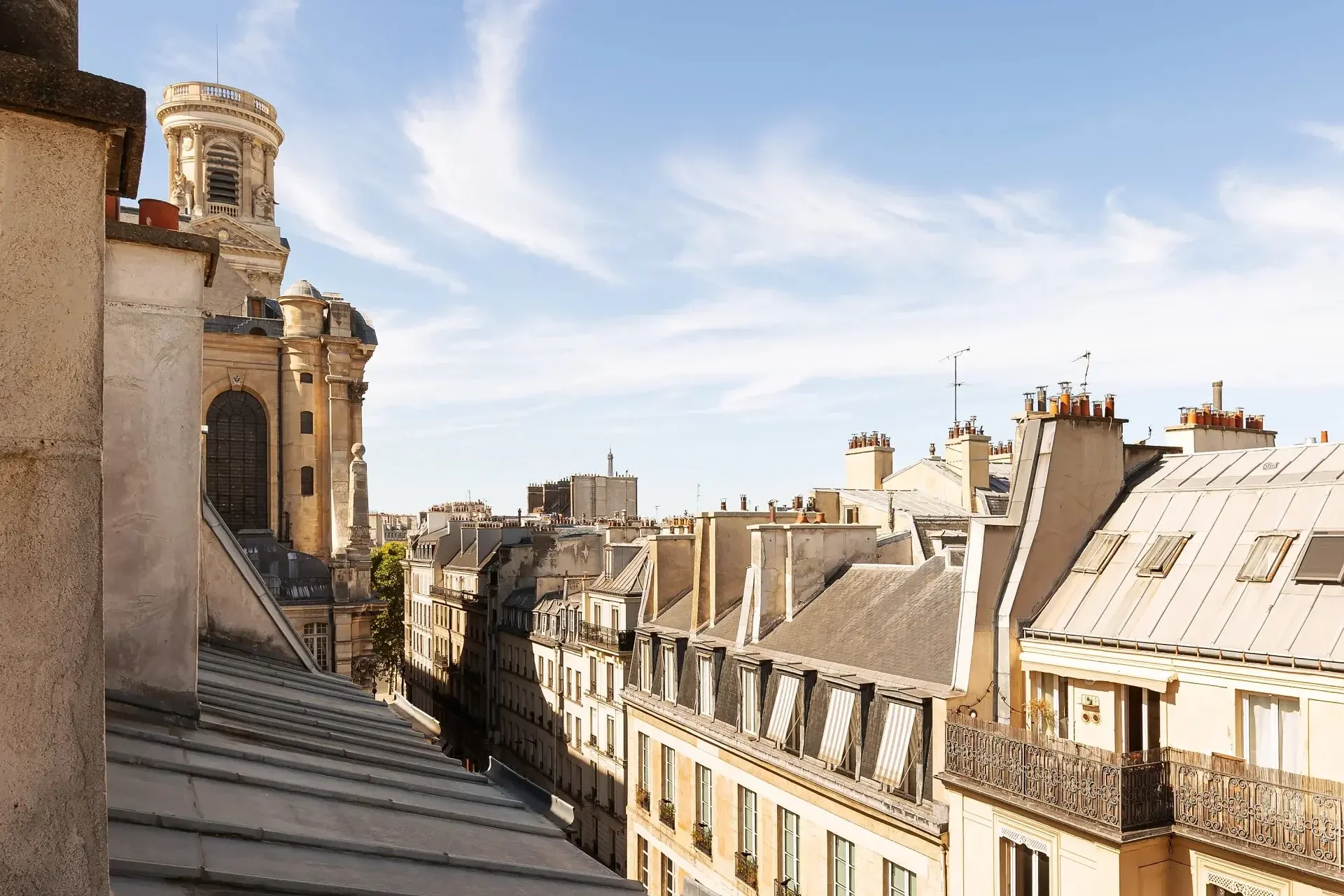 Image du bien : Appartement clé en main avec vue sur monument - Saint-Sulpice 9