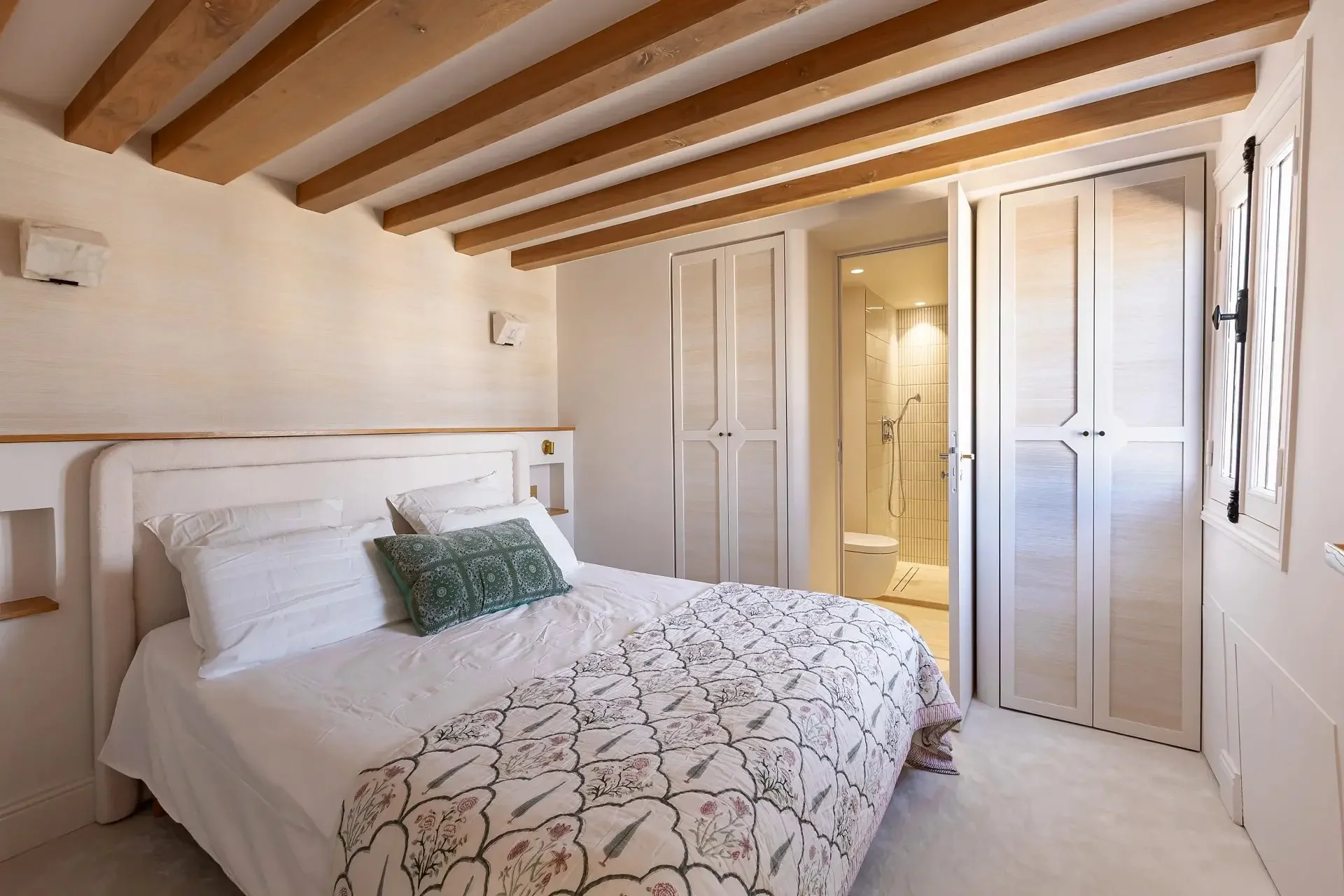 Image du bien : Appartement clé en main avec vue sur monument - Saint-Sulpice 10