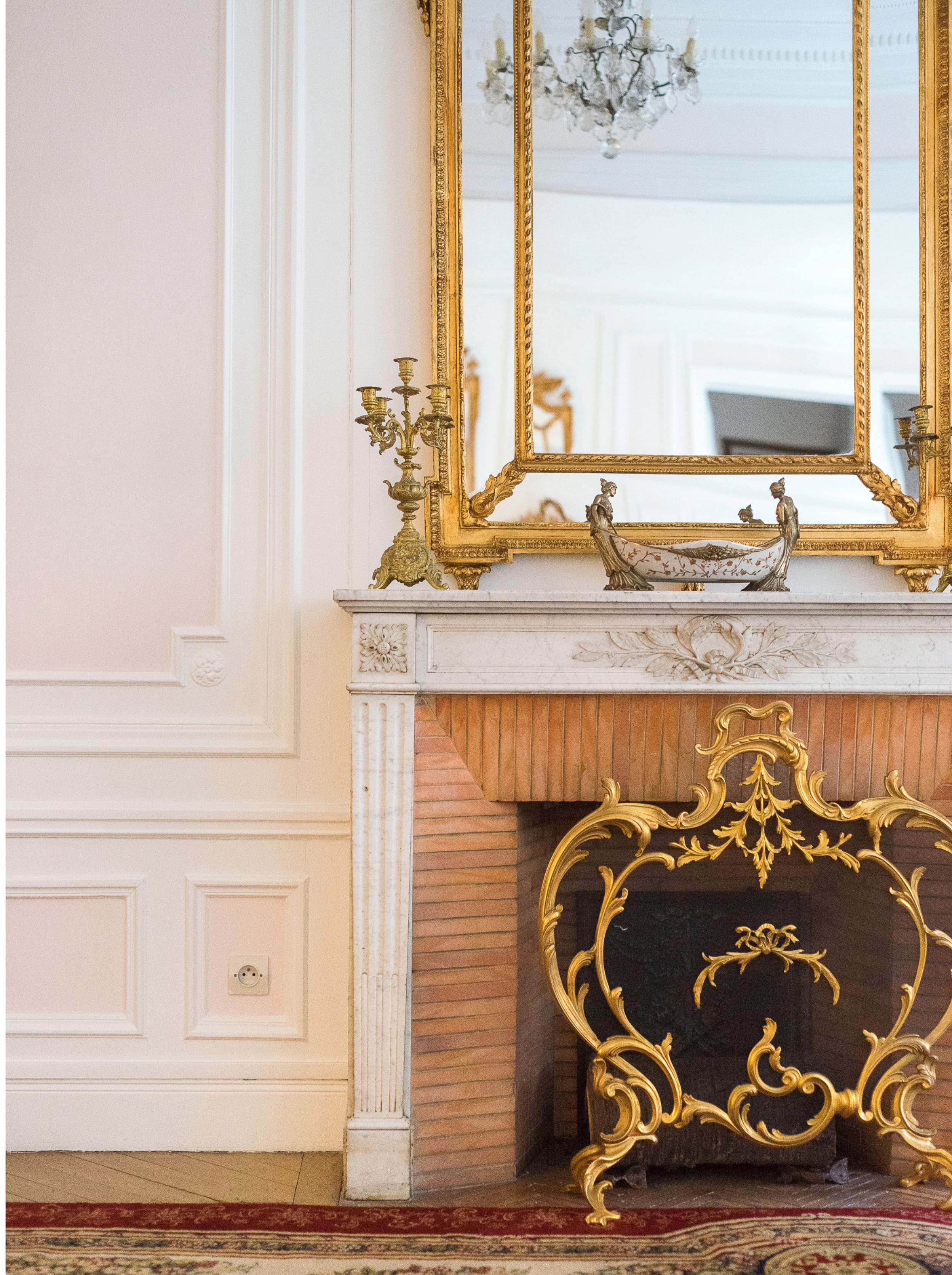 Cheminee-Paris-Decoration-varenne