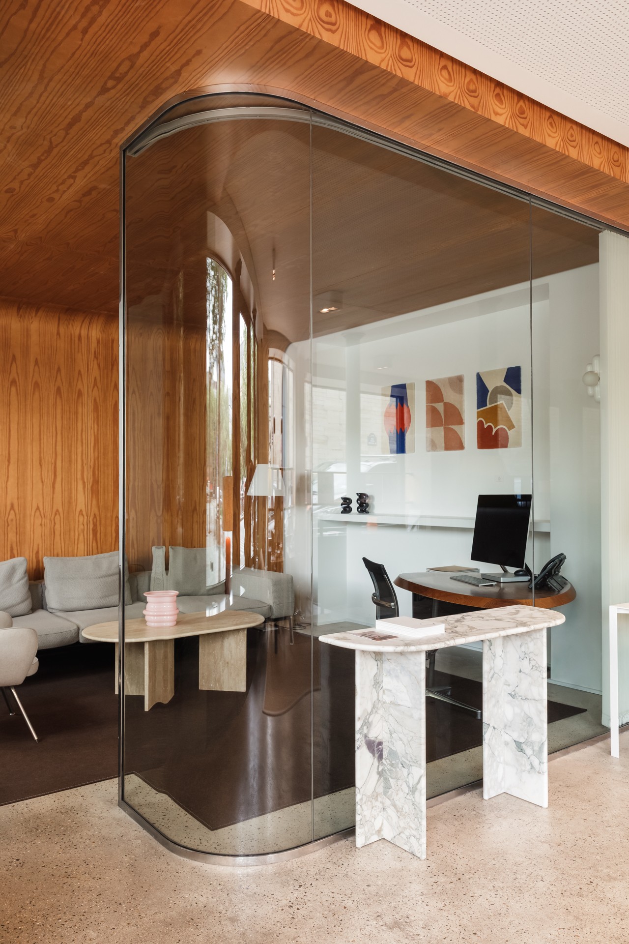 Talka Tapicheri travertin marbre agence Varenne Place Saint Sulpice Paris