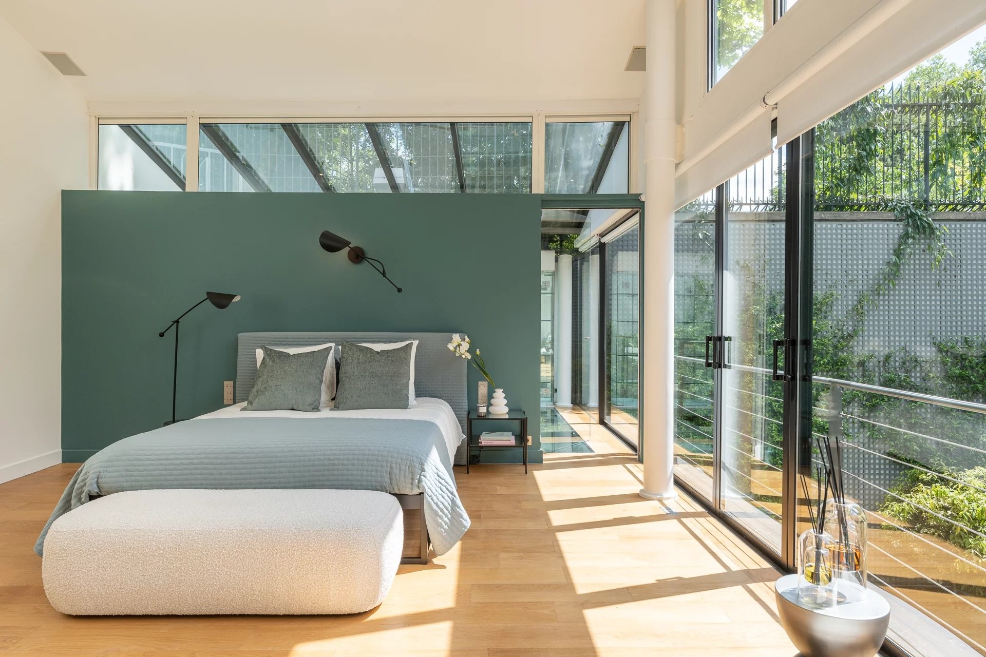 Vaneau Paris chambre immobilier luxe