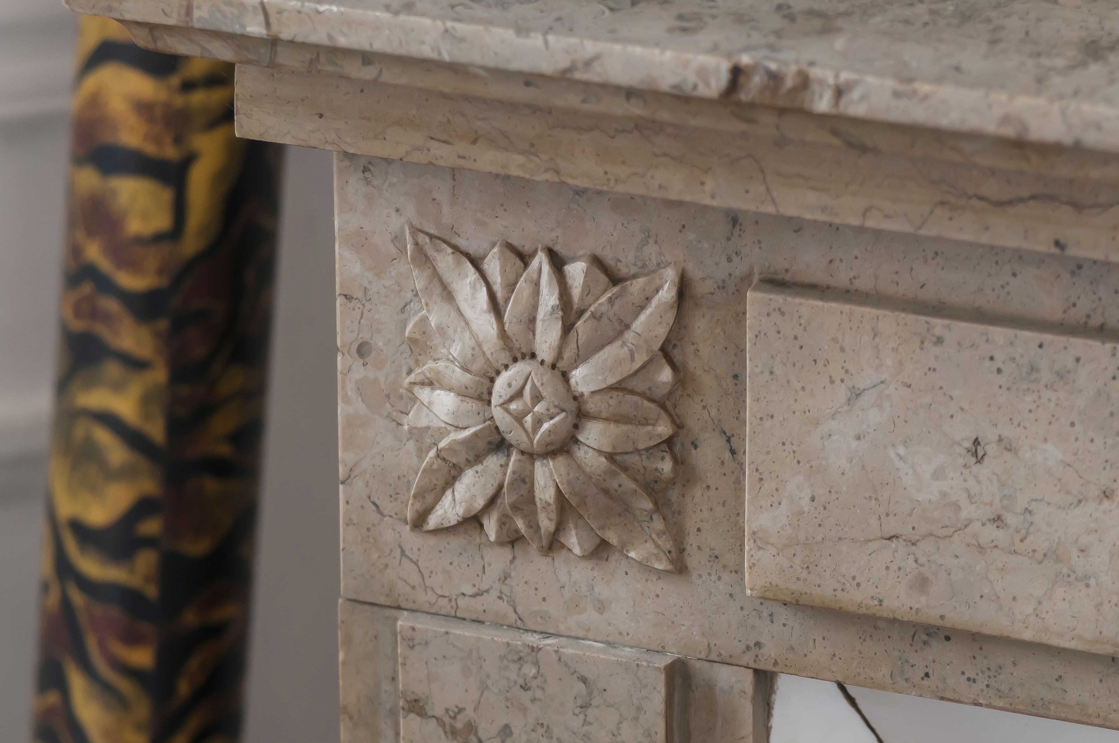 varenne-cheminee-marbre-detail-architecture