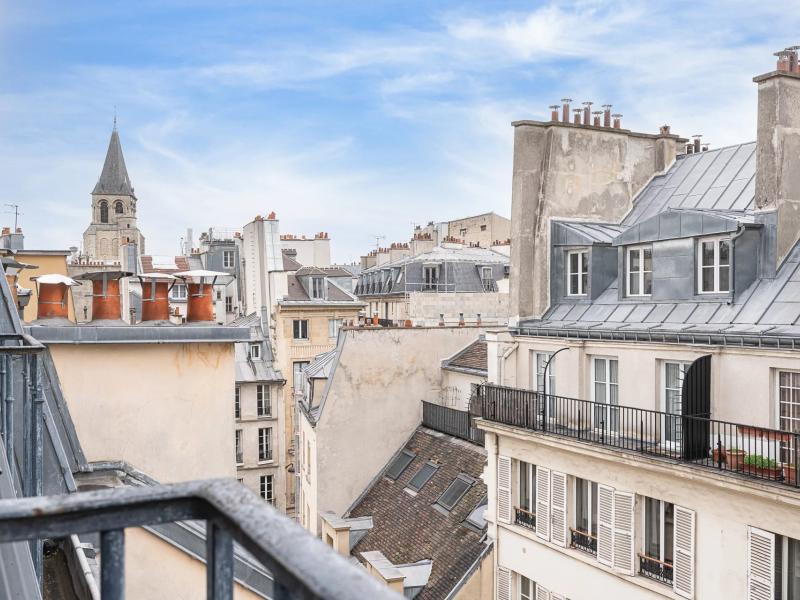 FOR SALE Dernier étage avec balcon et très jolies vues Paris 6e - 70.73m²
